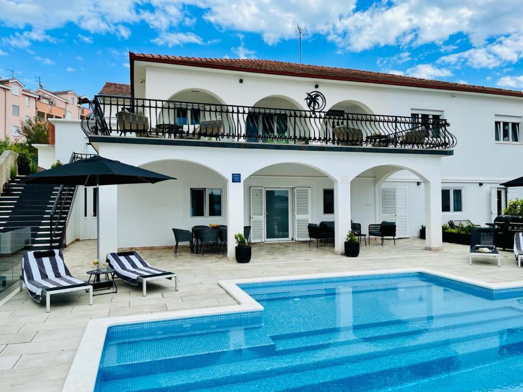 Villa Gala Trogir Bagian luar foto